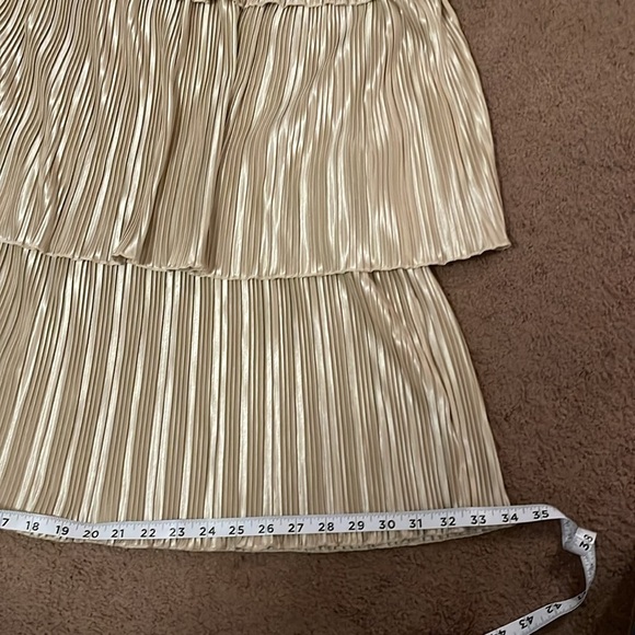 Champagne Pleated layered off the shoulder‎ Dress women’s sz S midi length NWOT - Picture 14 of 17
